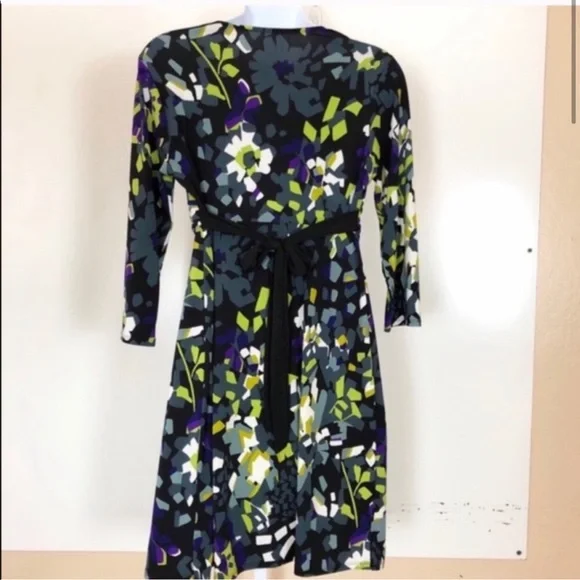 Liz Lange Maternity Tie Waist Surplice Dress | M - Picture 3 of 6